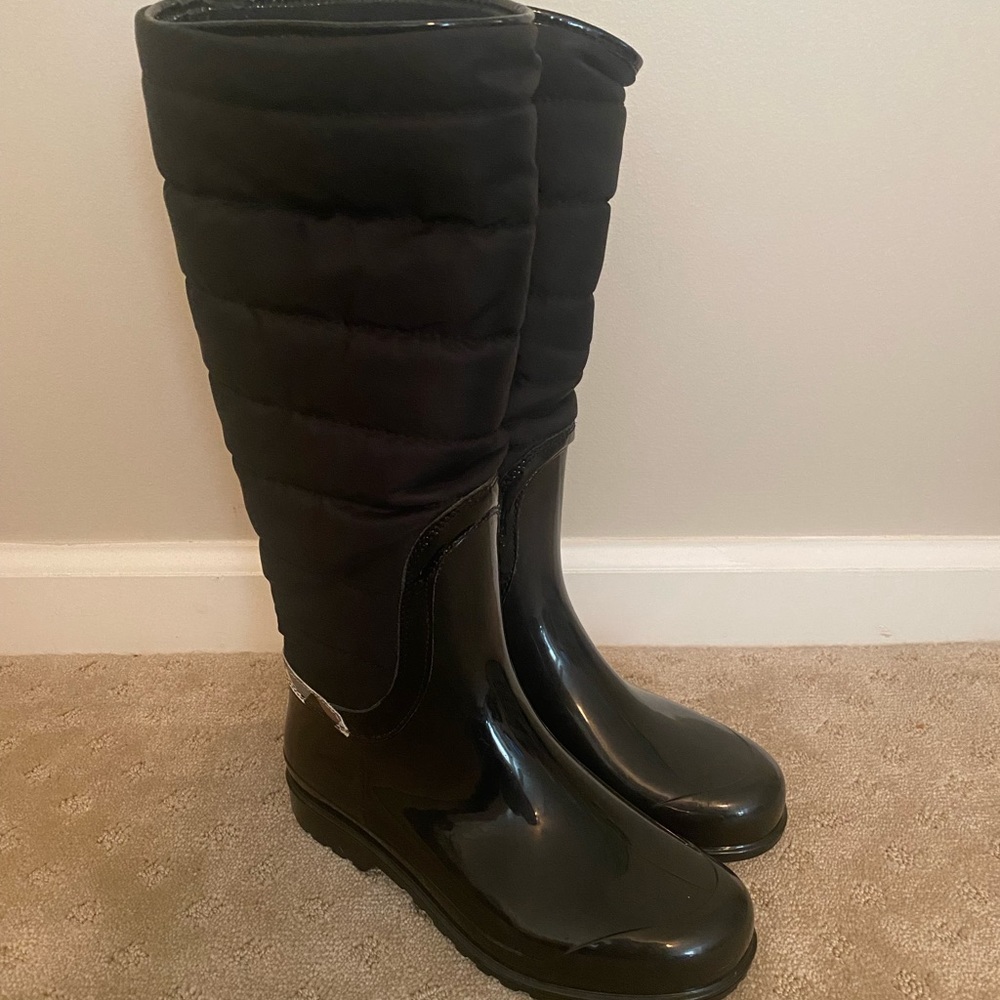 Burberry rain + snow, fleece lined boots